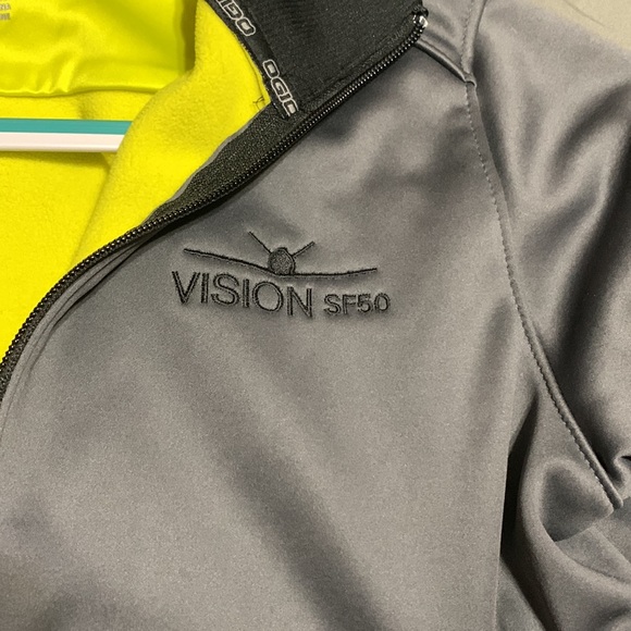 CIRRUS Aircraft zip-up jacket - Picture 3 of 6